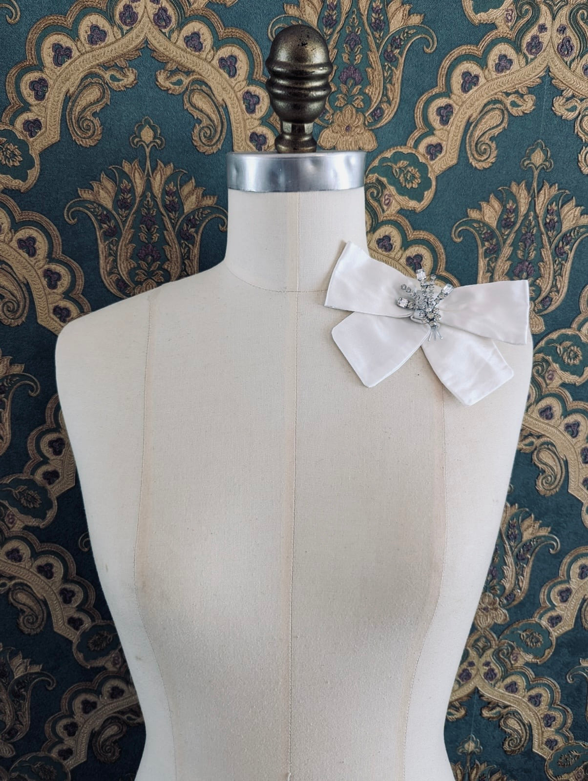 Broochella Champagne spark bow brooch pin vintage silk ivory handmade designer luxury women’s men’s