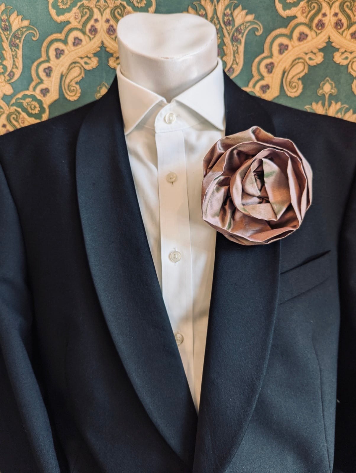 Broochella Isabella Rossellini Men's flower brooch pin handmade silk designer luxury Blush Pnk