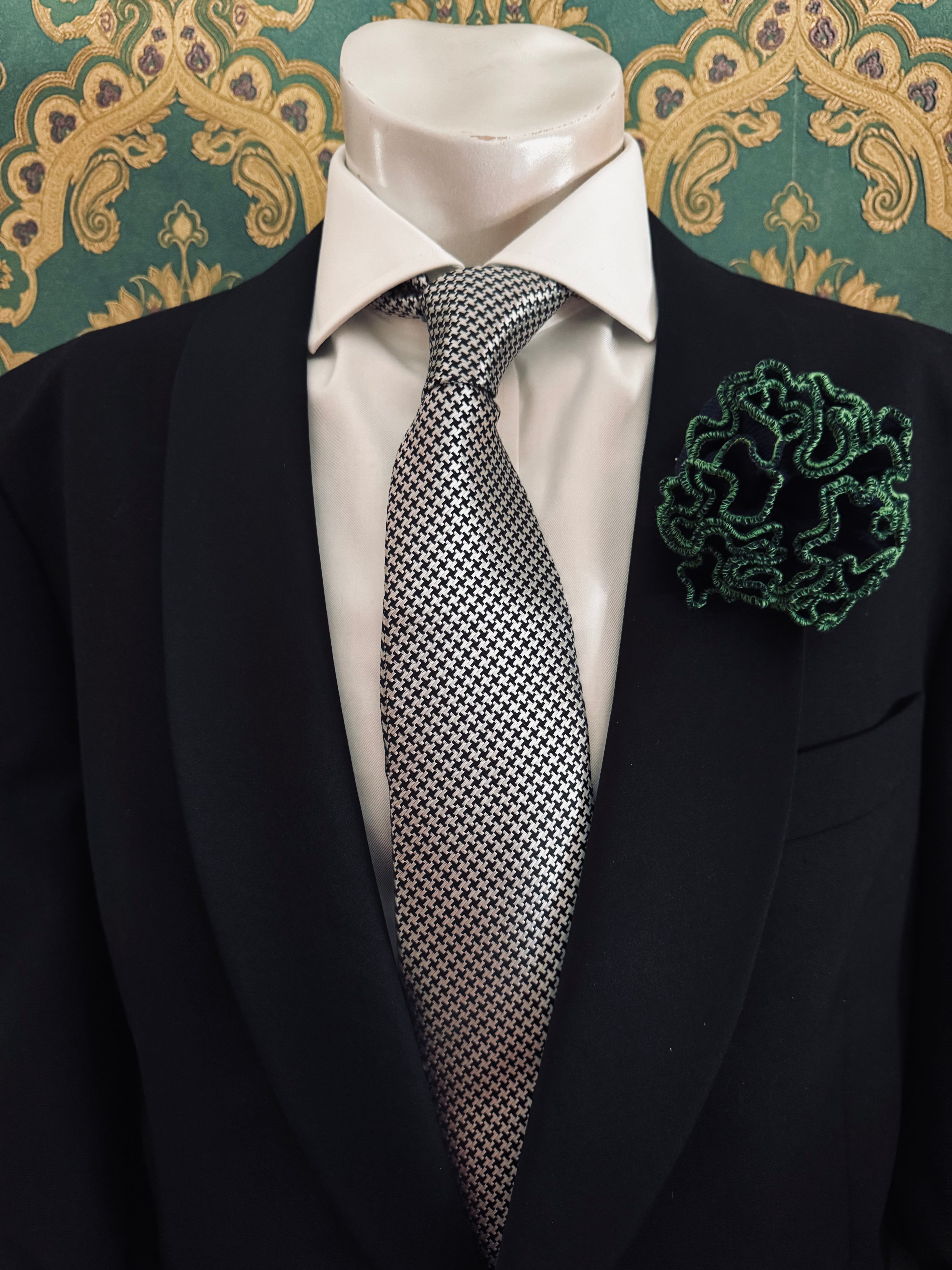 Broochella Men's Corallo flower brooch pin handmade luxury designer navy blue