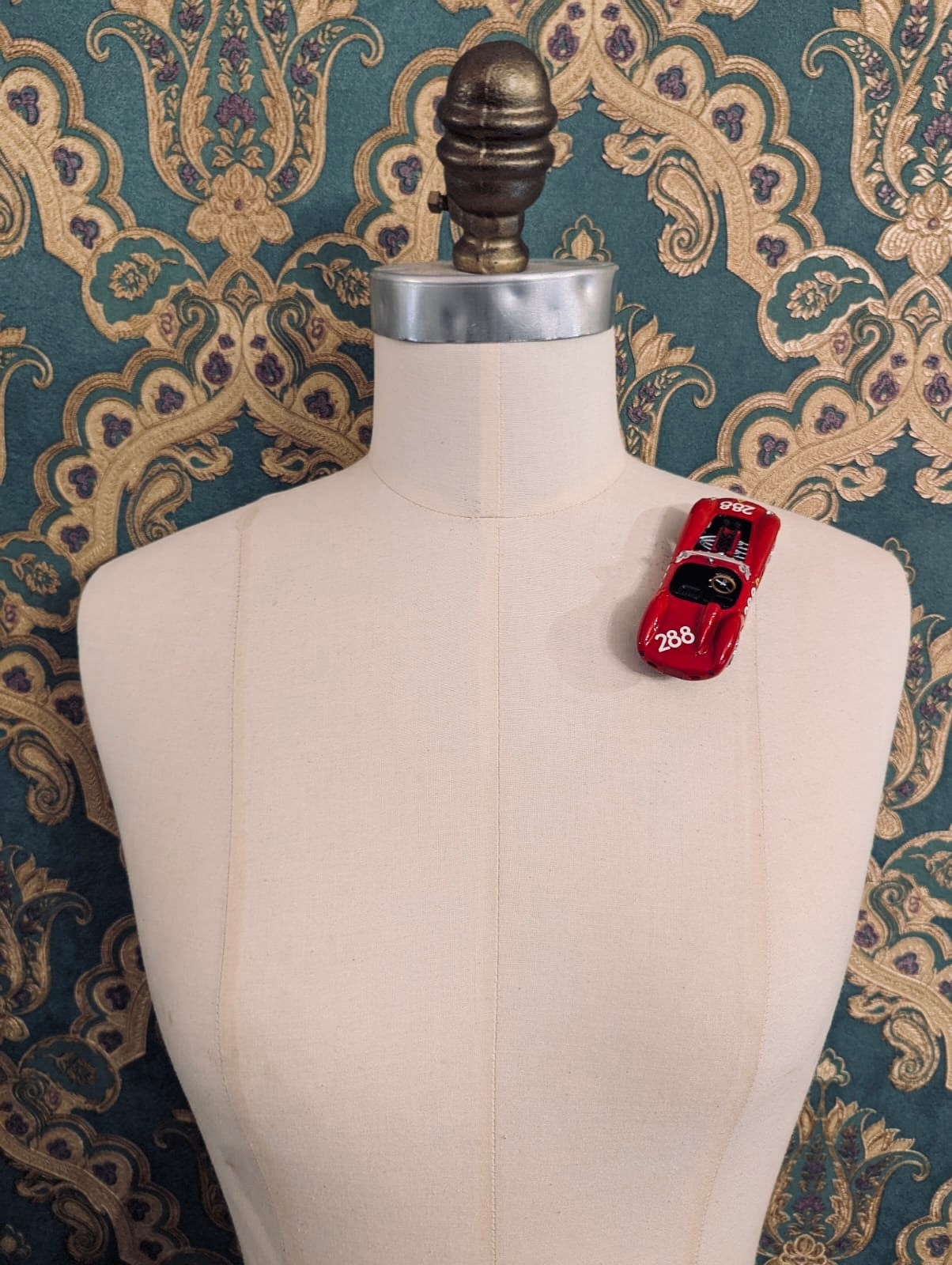 Broochella Rosso Corsa No.288 – Vintage Racing Car Brooch pin red Scuderia d'Oro  men's women's designer luxury
