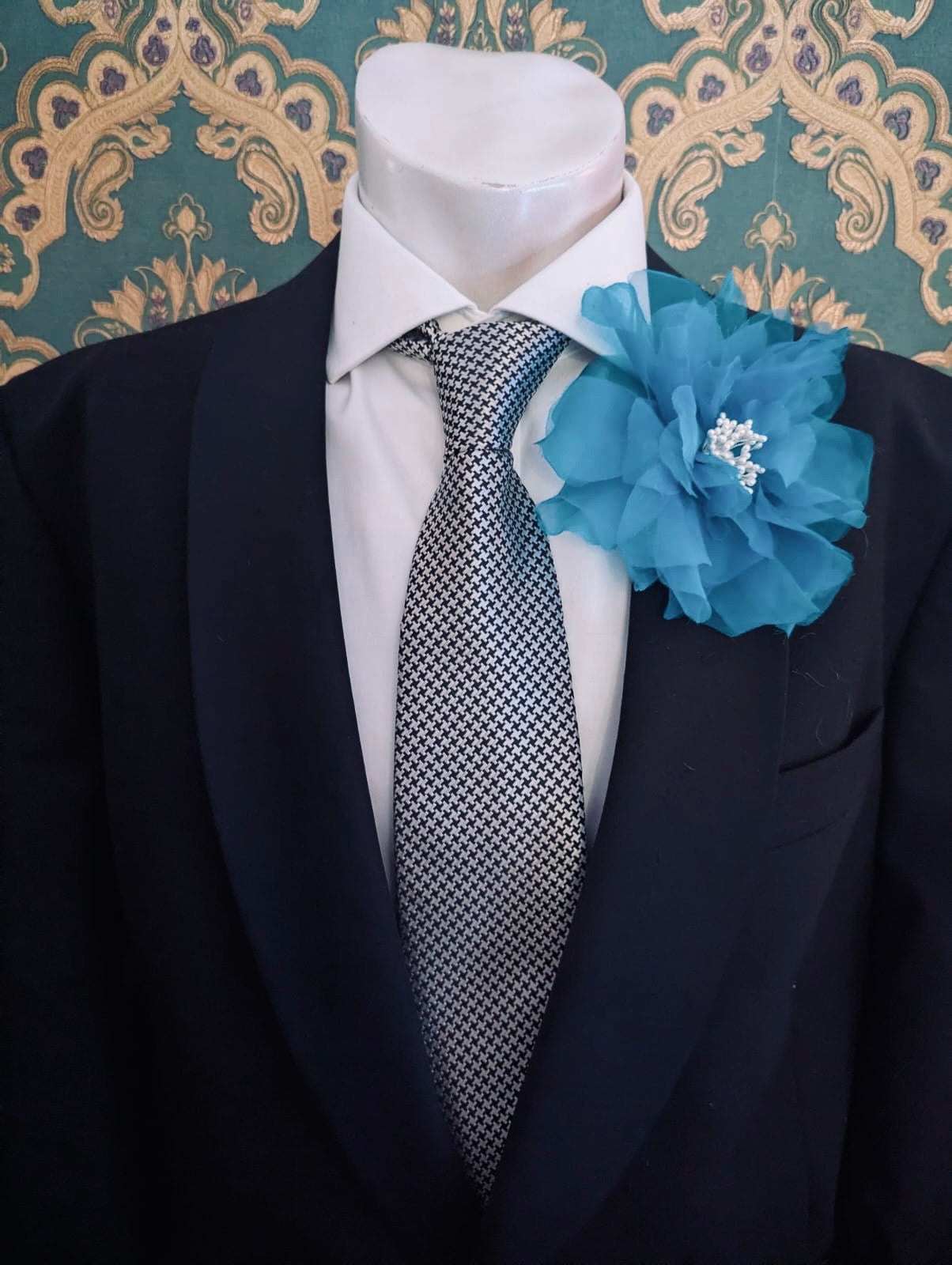 Broochella Men’s Aubrieta flower brooch pin silk organza handmade luxury designer blue 
