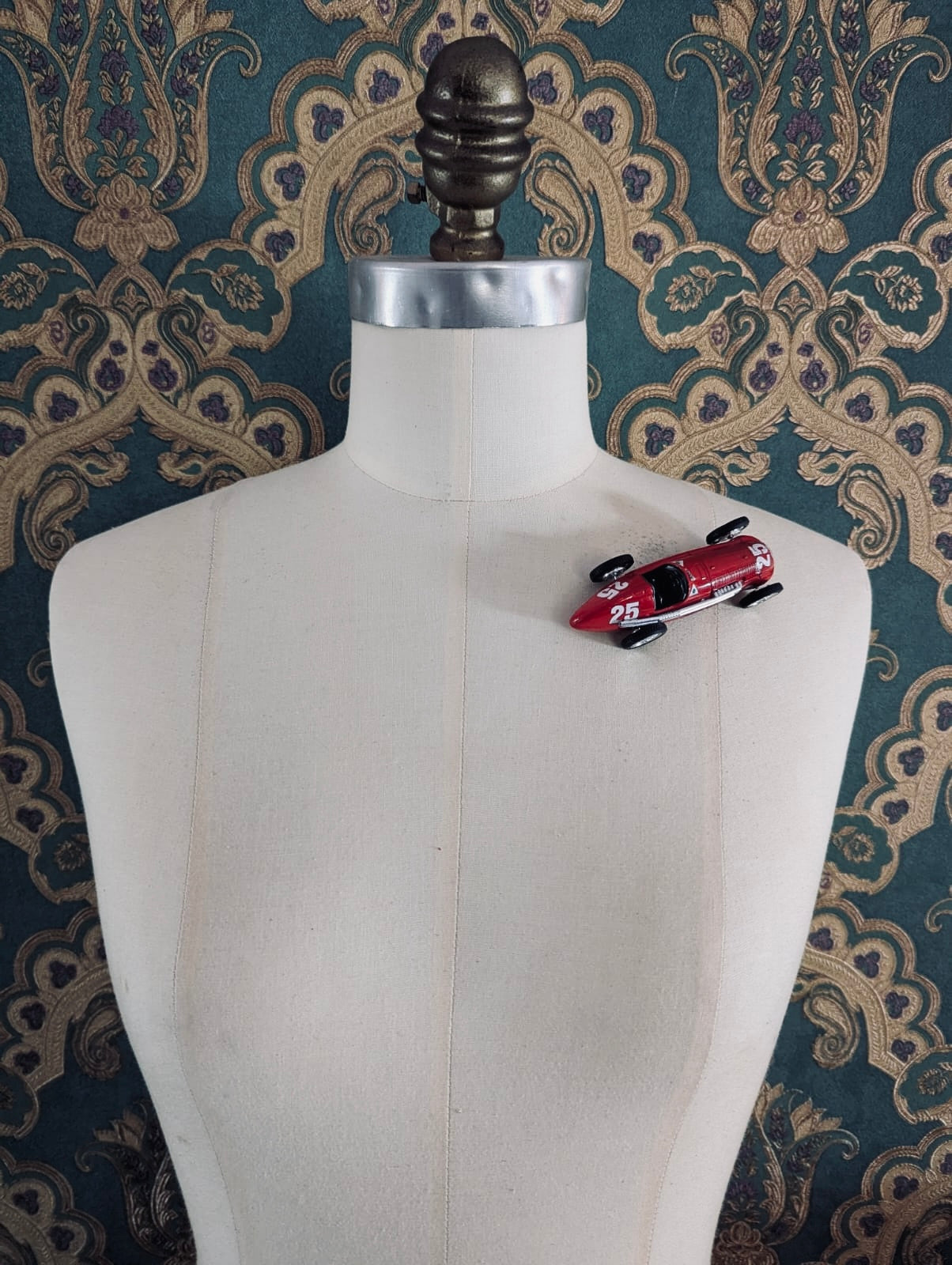 Broochella Rosso Corsa No.25 – Formula One Car Racing Brooch Pin red upcycled vintage luxury designer men's women's  Scuderia d'Oro