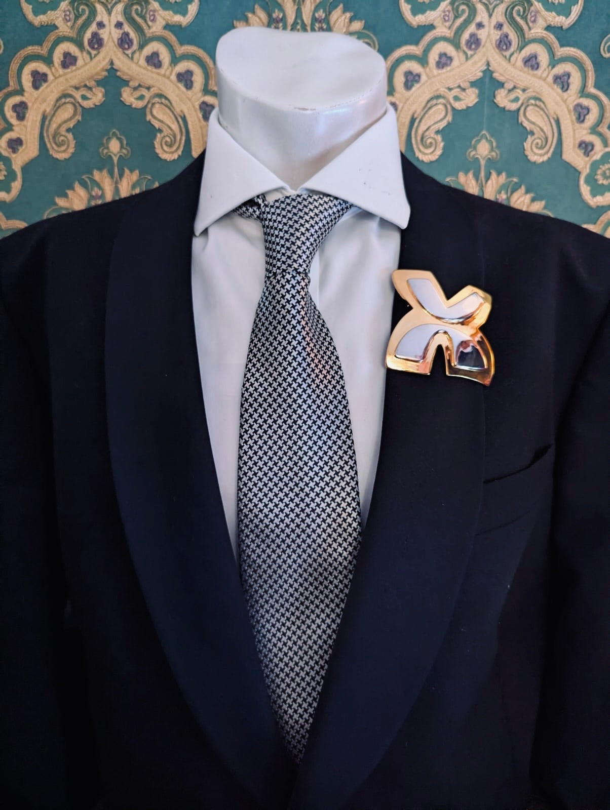 Broochella Men’s Brooches with meaning Freedom Adinkra brooch pin gold silver tone metal designer luxury 