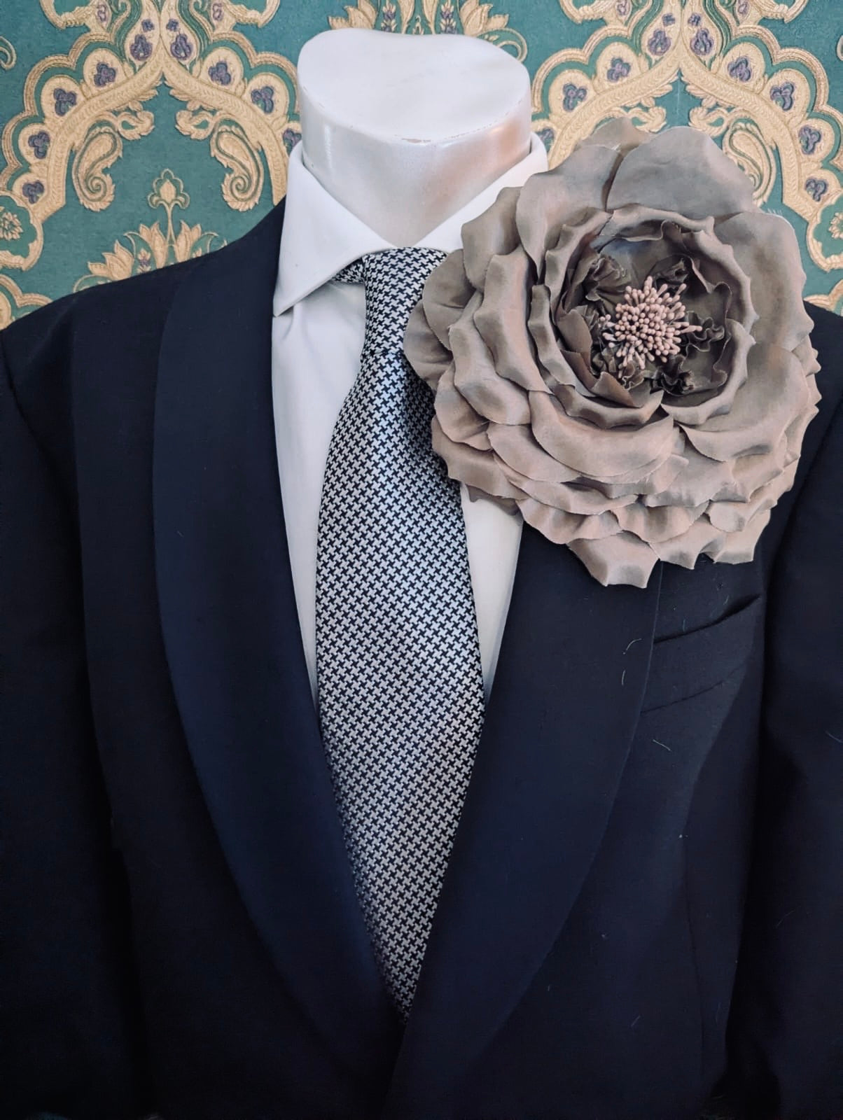 Broochella Men's Fiorita flower brooch pin large handmade luxury designer brown
