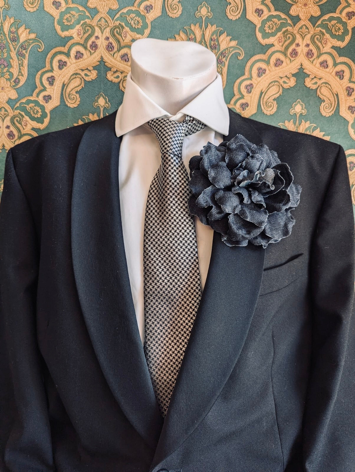 Broochella Men's flower brooch pin dark wash handamde luxury designer 