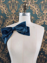 Load image into Gallery viewer, Velvet Bows - Peacock Blue / Lime
