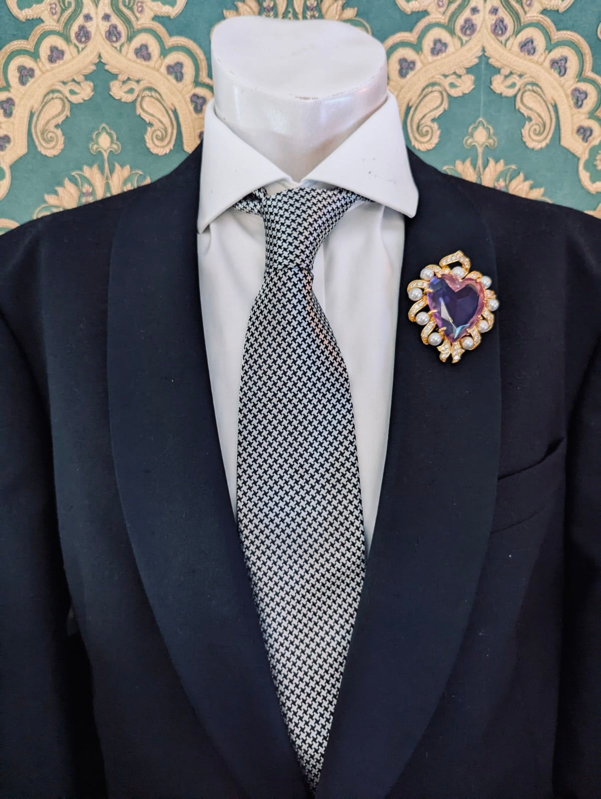 Broochella Men's Romeo and Juliet Heart Brooch Gold tone metal pearl lilac clear crystal  embellishment 