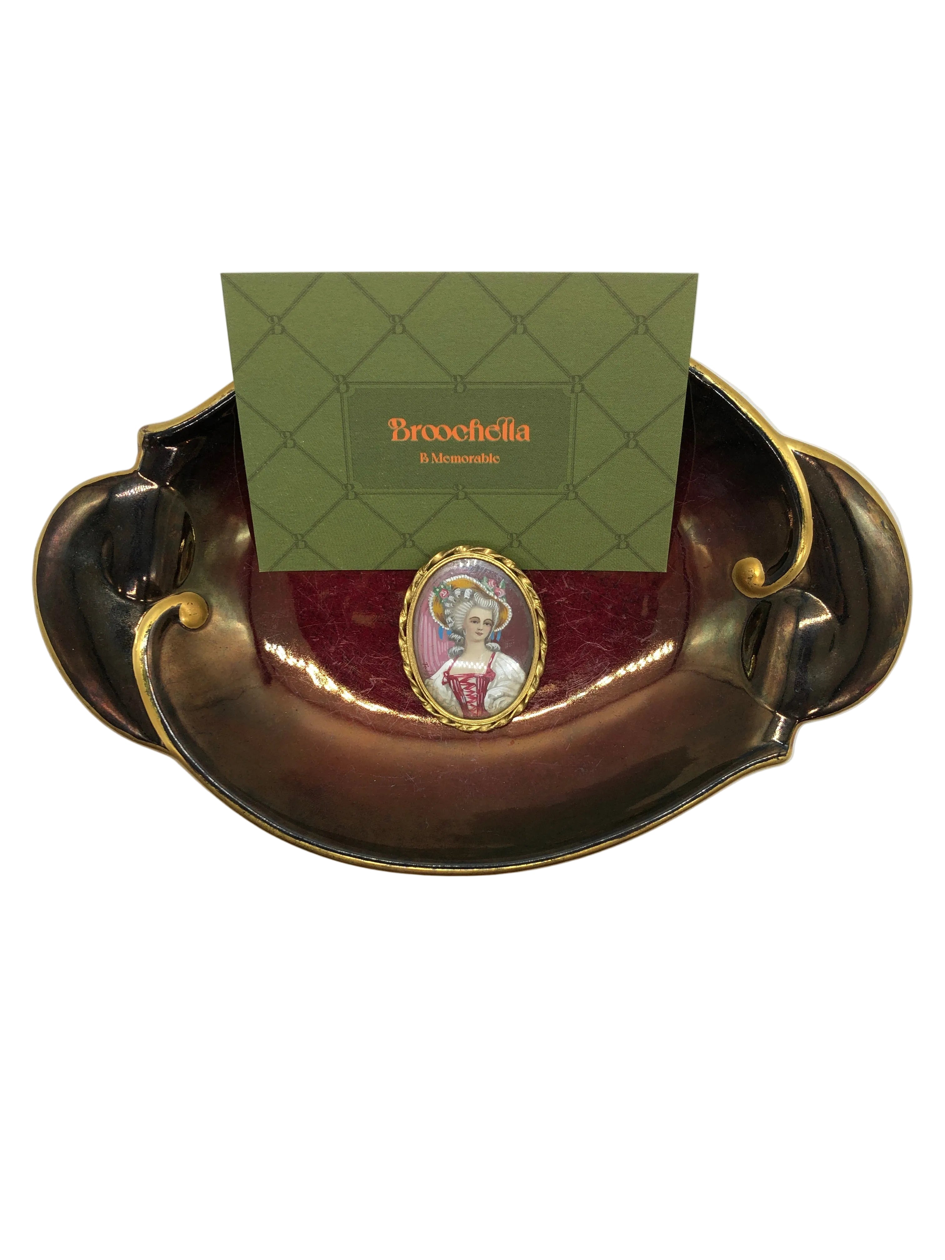 Madame de Versailles Vintage Portrait Brooch