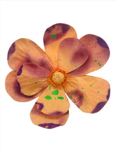 Load image into Gallery viewer, Magnolia d&#39;Arte Brooch
