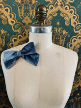 Load image into Gallery viewer, Velvet Bows - Blue/Purple
