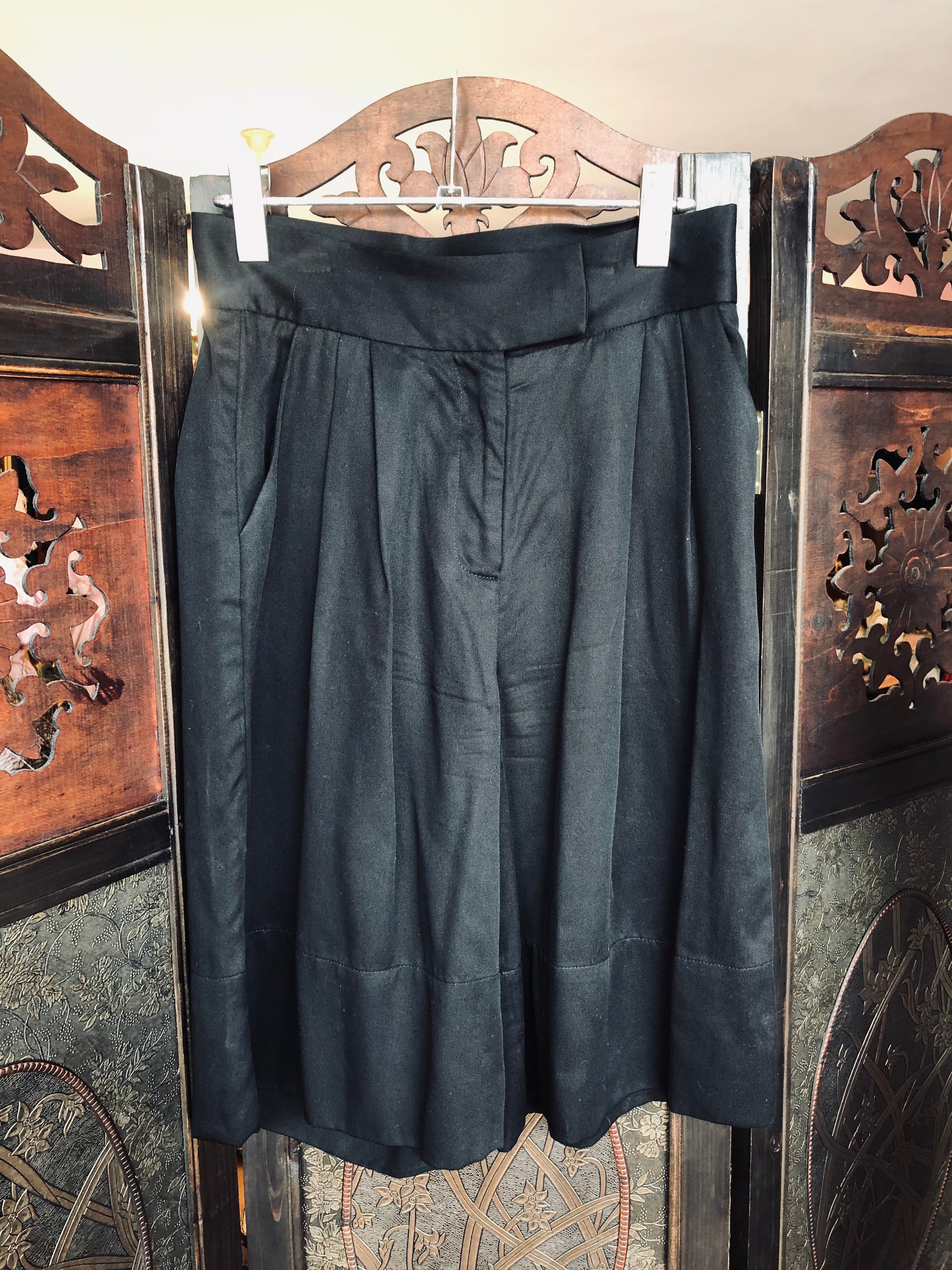 St. Agni Tailored Lyocell Black Shorts – Size S