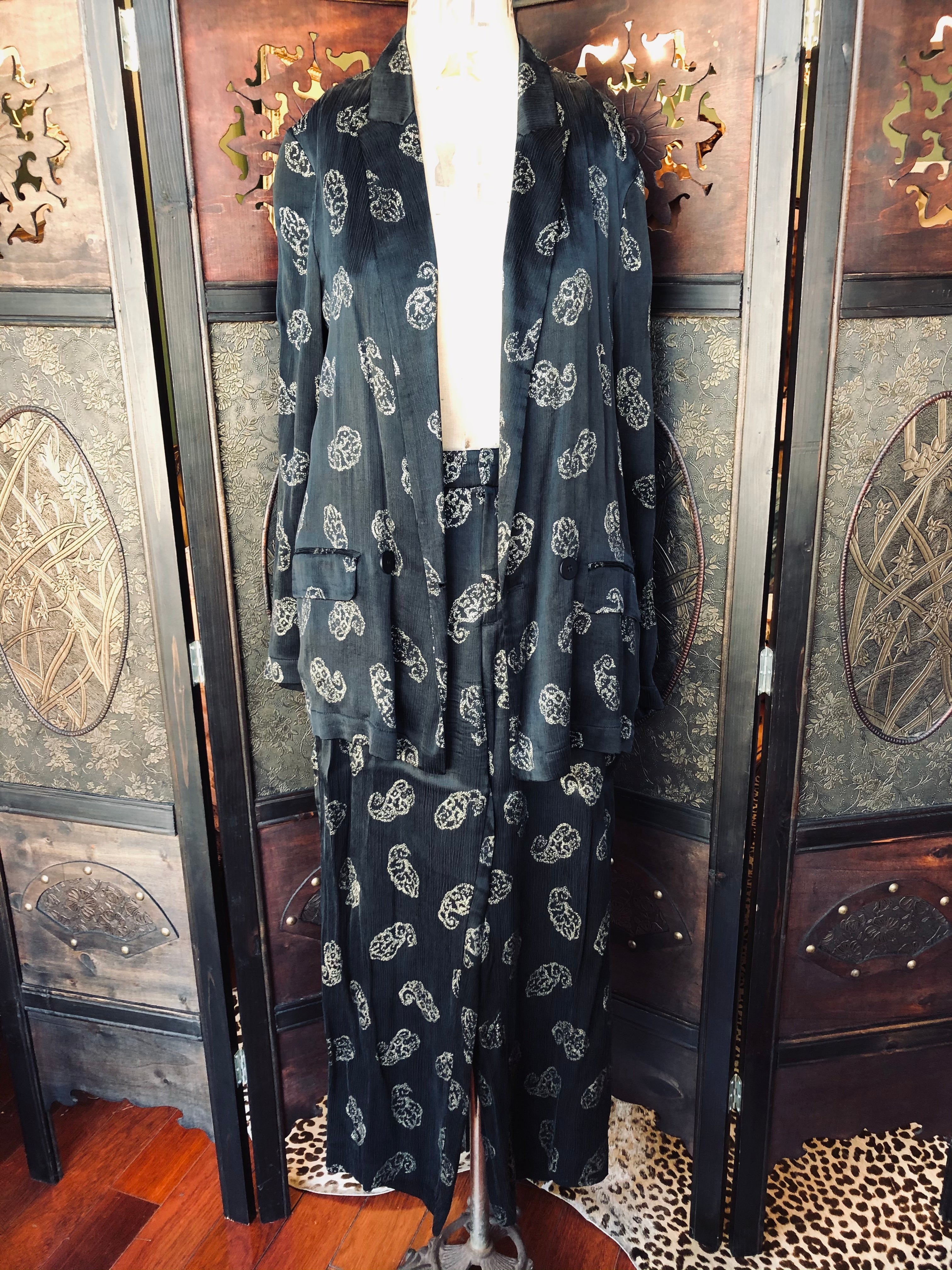 Zara Paisley Print Women’s Suit Set- Small