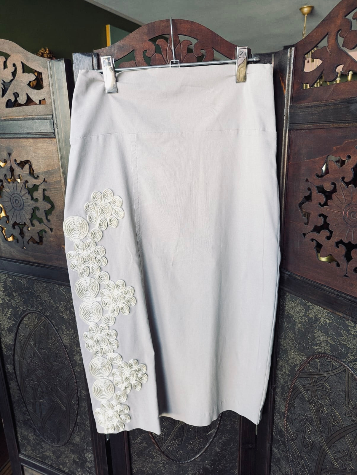 Flower Appliqué Pencil Skirt – AU 10-12 (Rayon Blend)