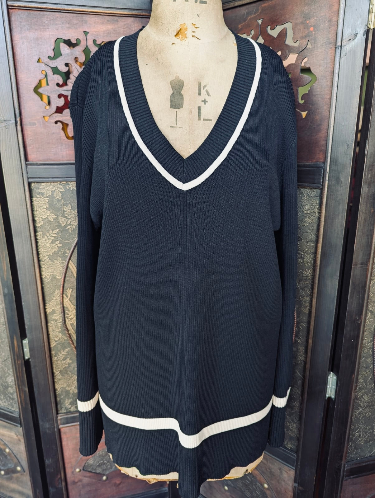 Dissh V-Neck Sweater – Size S – Black with White Trim