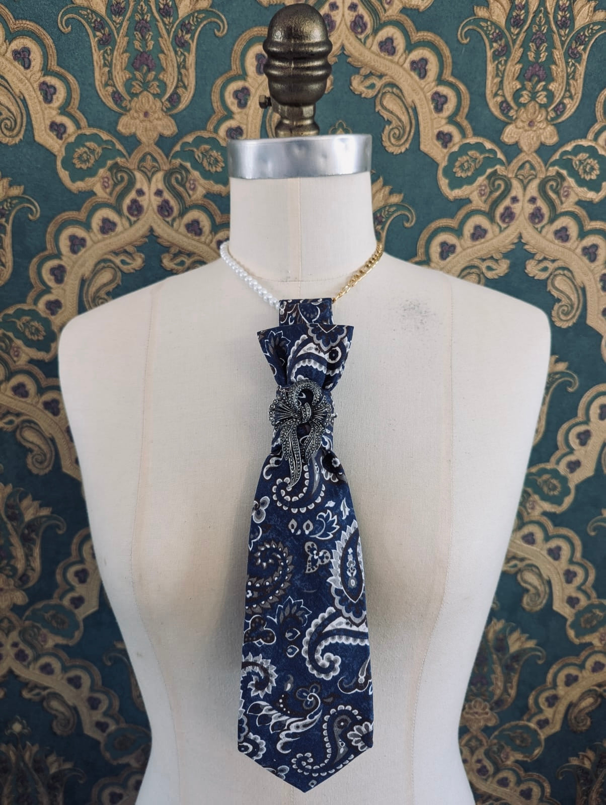 Broochella Montecristo tie brooch pin handmade luxury designer handmade men's women's vintage embellishment blue paisley silver