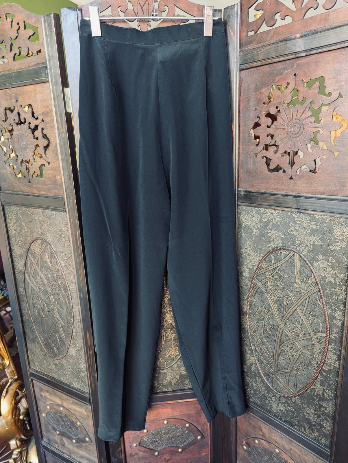 Felyne Vintage Black Pleated Trousers – AU 12 / US 8
