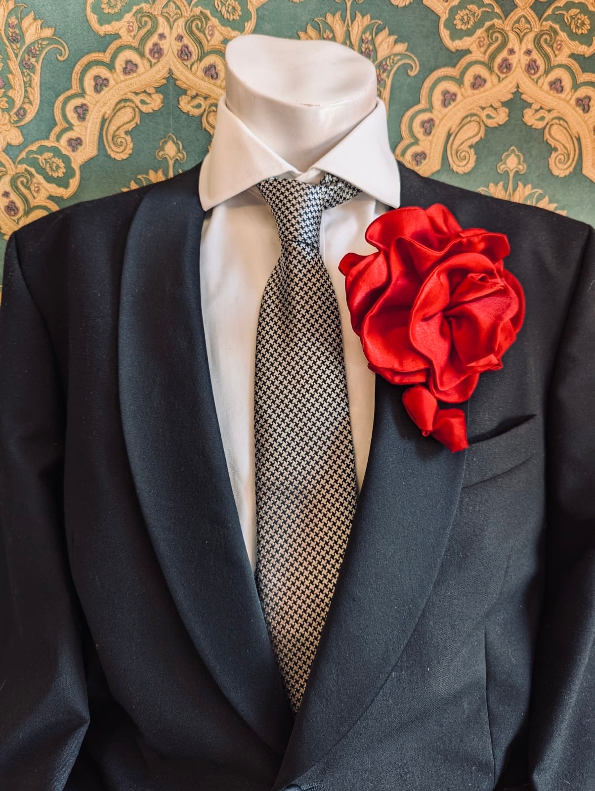 Broochella Men’s Rosetta flower brooch pin silk satin handmade luxury designer red