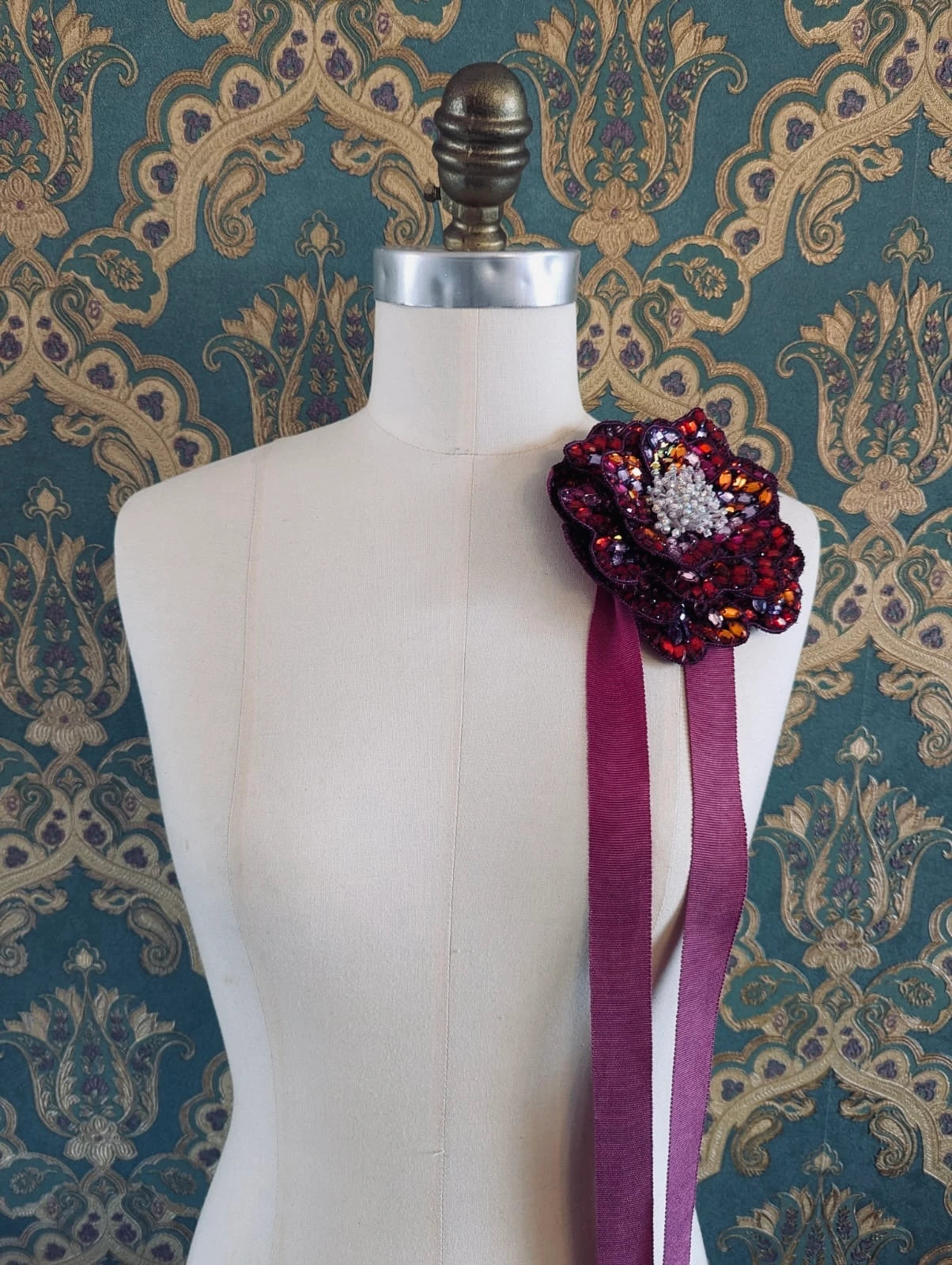 Cristallino Hand-Beaded Choker & Brooch Pin- Small
