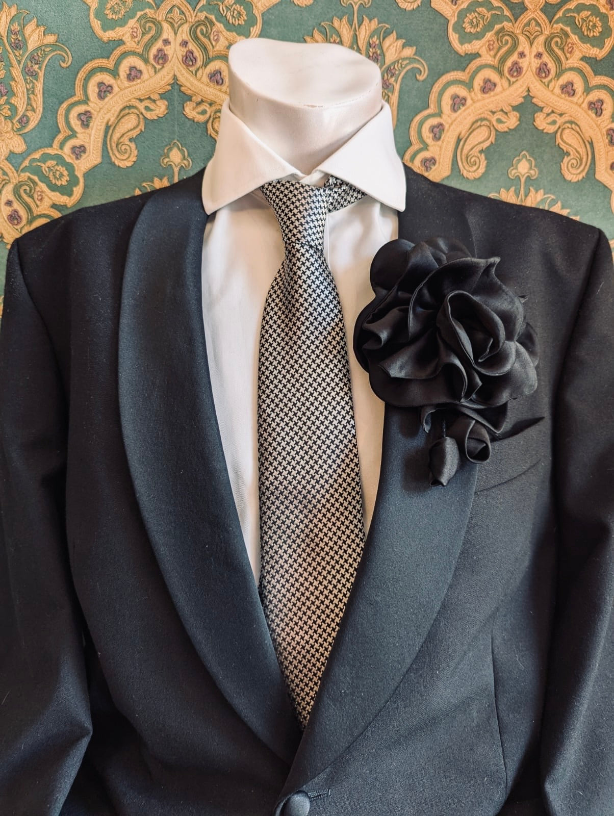 Broochella Men's Rosetta Flower Brooch pin handmade silk satin luxury designer black