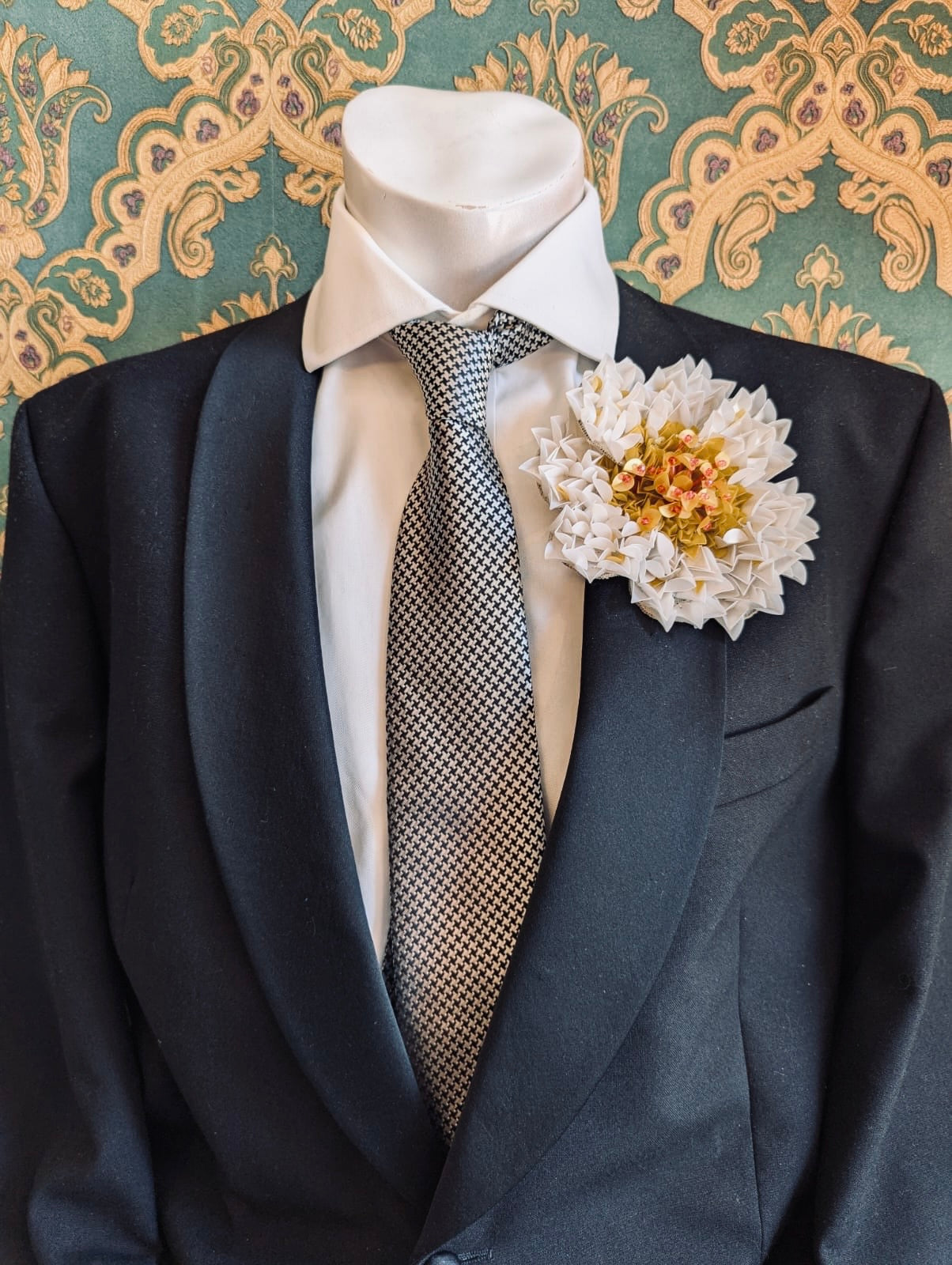 Broochella Men’s Chrysanthemum ivory flower brooch pin recycled plastic handmade designer luxury 