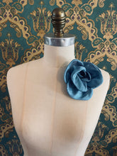 Load image into Gallery viewer, Bellucci_silk-flower-brooch_blue-6
